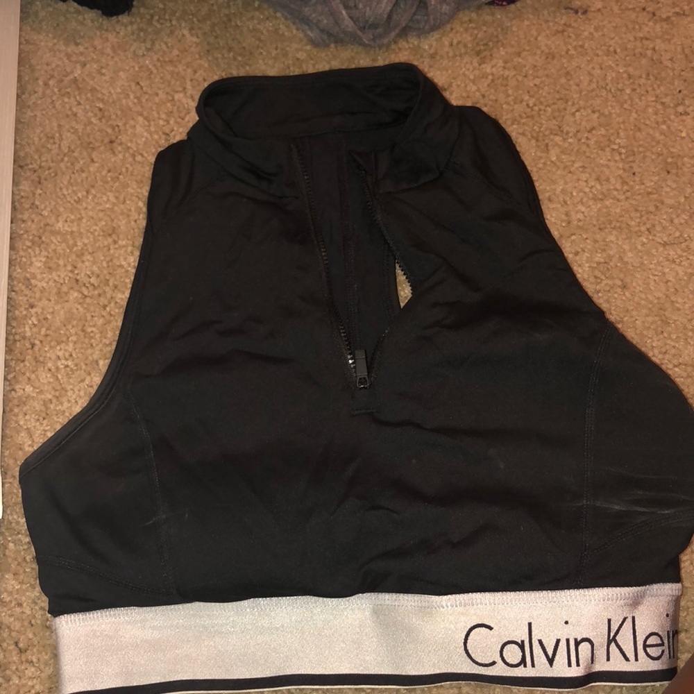 SOLD 🚫Calvin Klein Performance half zip bra